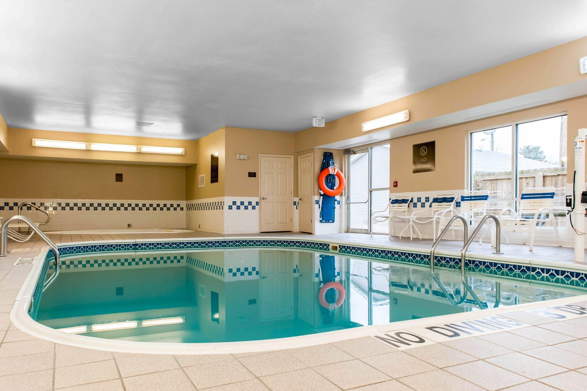 Comfort Suites Terre Haute University Area Luaran gambar