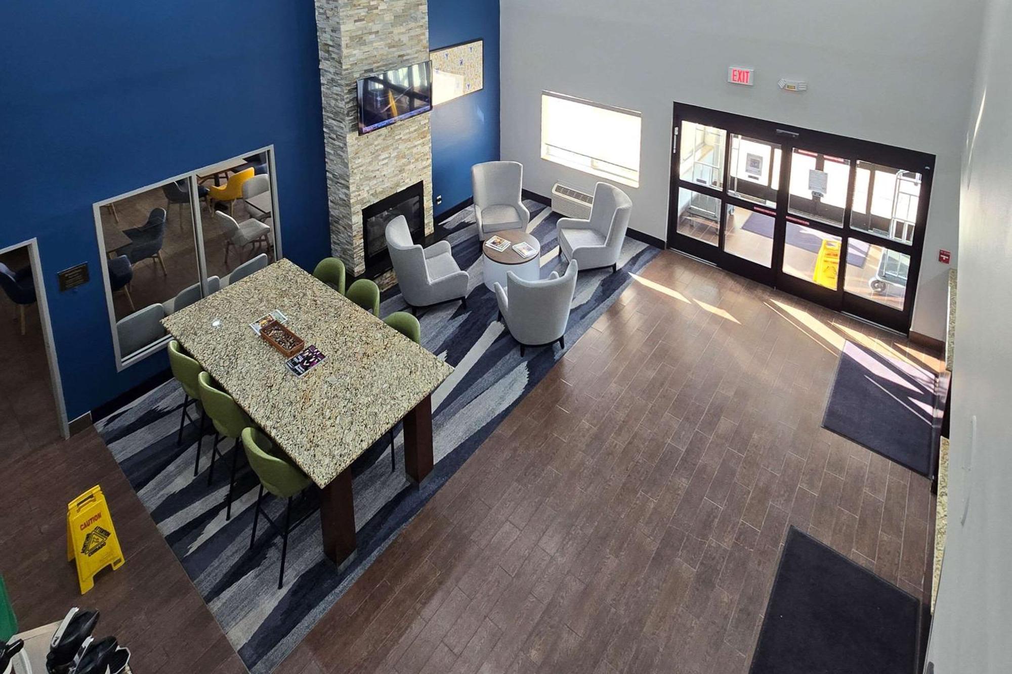 Comfort Suites Terre Haute University Area Luaran gambar